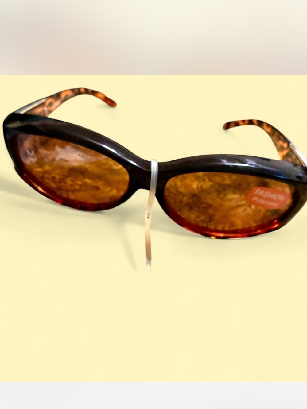 Foster Grant Solarshield Tortoiseshell Oval Women's Sunglasses - Amber Lenses